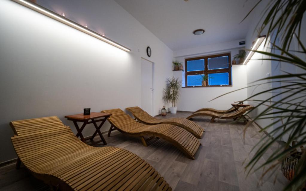 Yura Hotel Celadna Bazen A Sauny Zdarma Exterior photo